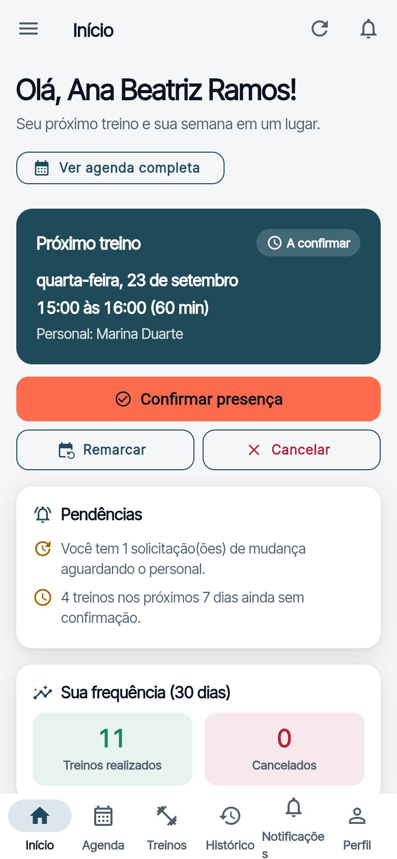 O Cadmo aberto no celular do aluno: próximo treino na terça às 11h com a personal Marina, os botões de confirmar presença, remarcar e cancelar, e a frequência dos últimos 30 dias.