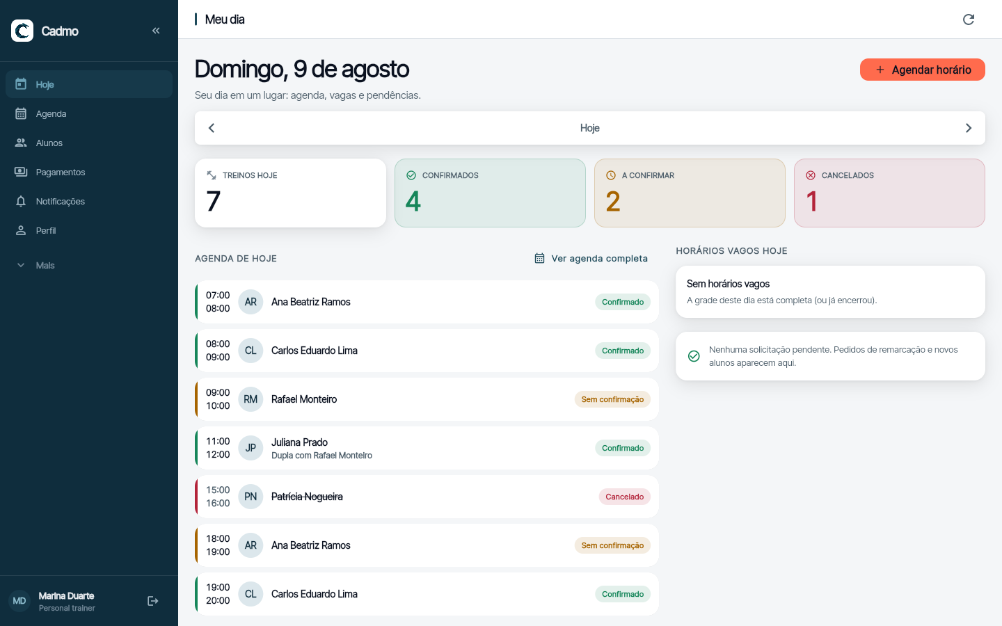 Painel Meu dia do Cadmo mostrando sete treinos do dia, quatro confirmados, dois a confirmar e um cancelado, com a lista de horários e os nomes dos alunos.